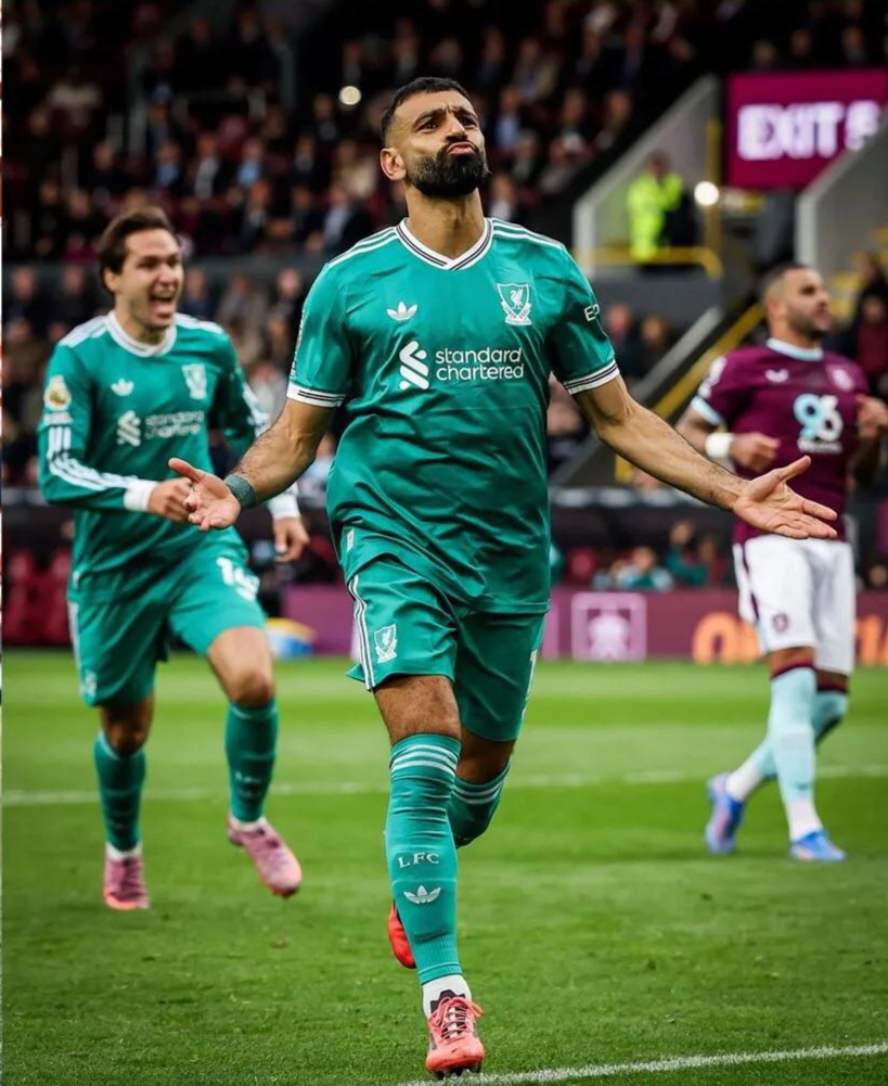 开云体育网页版包含集结日英超焦点战，北京国安豪取连胜，气氛紧张，训练强度明显提升的词条